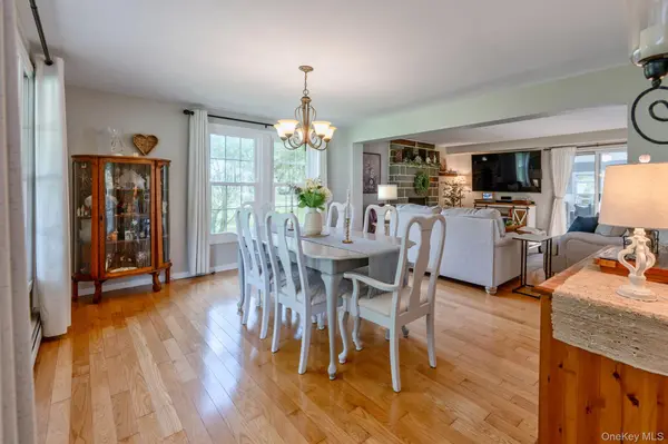 14 Kerry LN, Kingston, NY 12401
