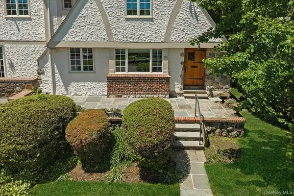 311 Lyncroft RD, New Rochelle, NY 10804