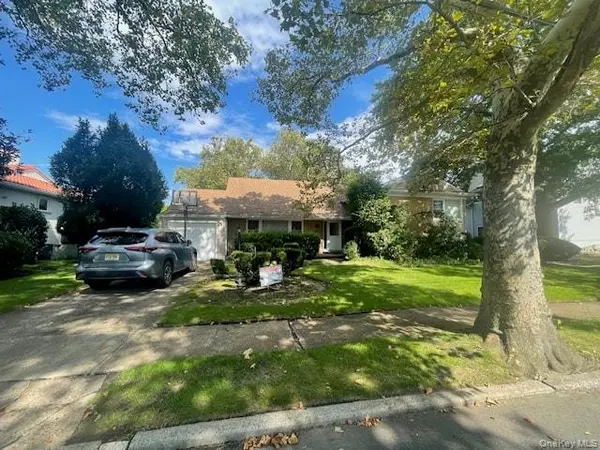 894 Lakeside DR, Woodmere, NY 11598