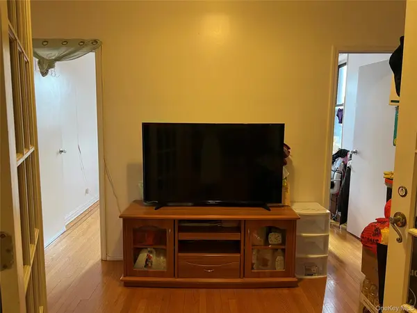 40-35 Ithaca ST #3D, Elmhurst, NY 11373