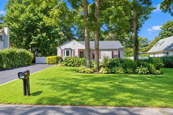 115 Colin DR, Shirley, NY 11967