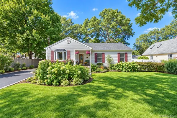 115 Colin DR, Shirley, NY 11967