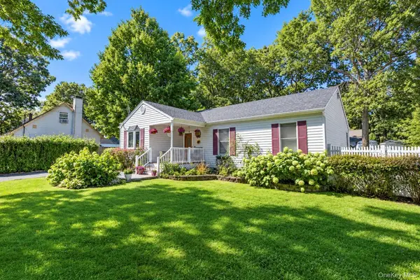 115 Colin DR, Shirley, NY 11967