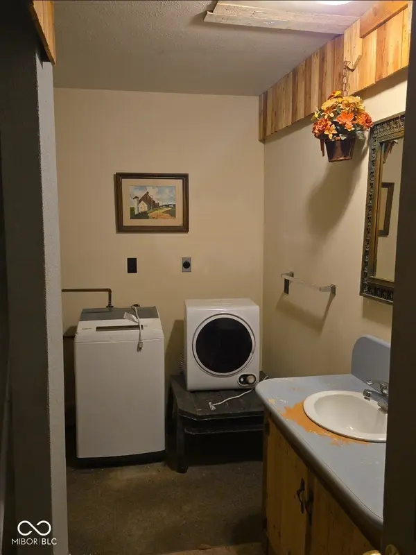 5390 N Clay ST, Butlerville, IN 47223