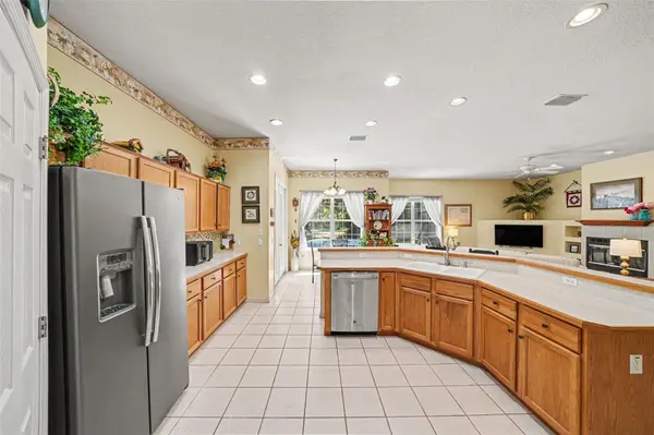 16731 SE 181ST TER, Weirsdale, FL 32195