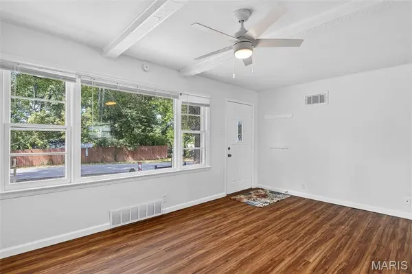 9984 Duke DR, St Louis, MO 63136