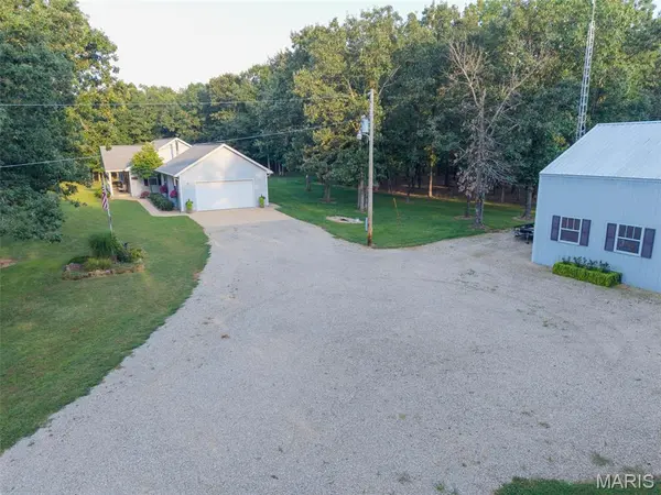 484 Dunham RD, St James, MO 65559