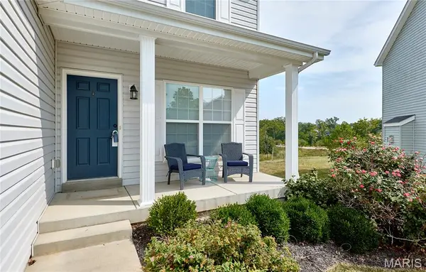 526 Golden Leaf CT, Lake St Louis, MO 63367
