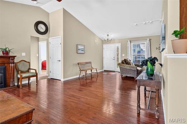 1093 Renfrew LN, O'fallon, MO 63366
