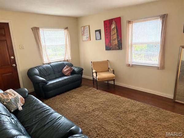 4703 Hatz ST, St Louis, MO 63121