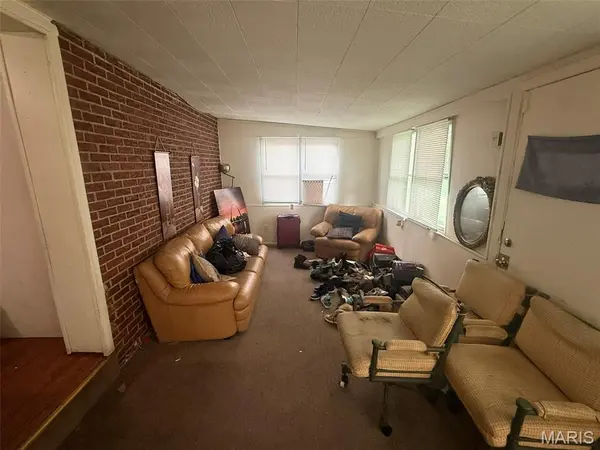 4703 Hatz ST, St Louis, MO 63121