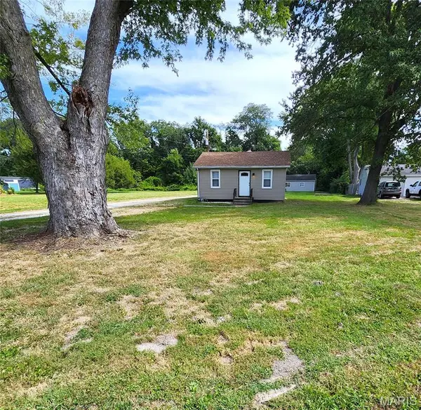 7912 Brookfield DR, Caseyville, IL 62232