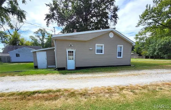7912 Brookfield DR, Caseyville, IL 62232