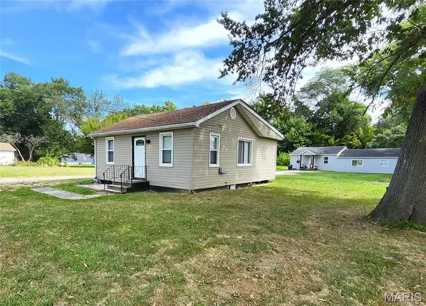 7912 Brookfield DR, Caseyville, IL 62232