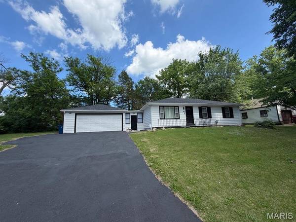 Dellwood, MO 63135
