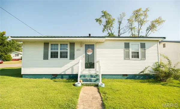 601 E Richardson AVE, Puxico, MO 63960