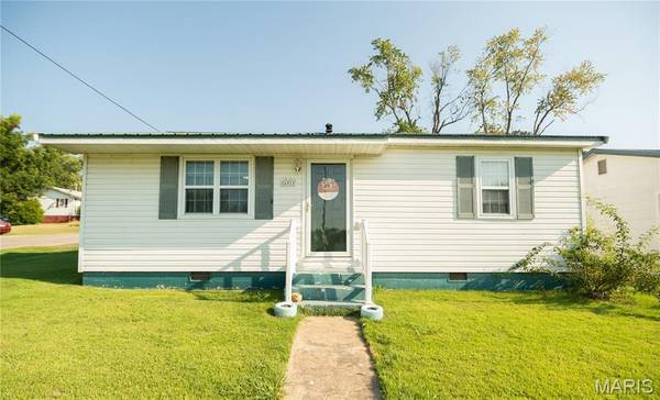 601 E Richardson AVE, Puxico, MO 63960