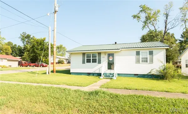 601 E Richardson AVE, Puxico, MO 63960