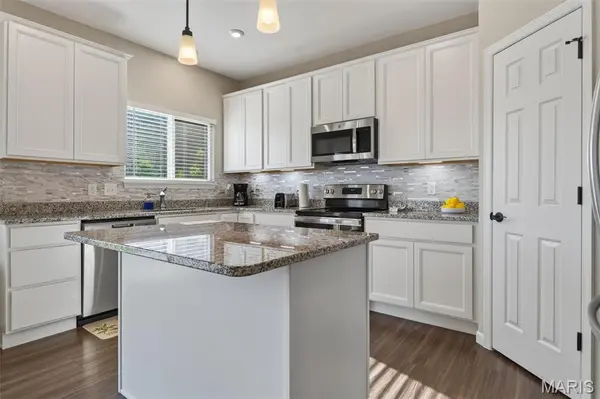 368 Cottage Grove DR, Wentzville, MO 63385