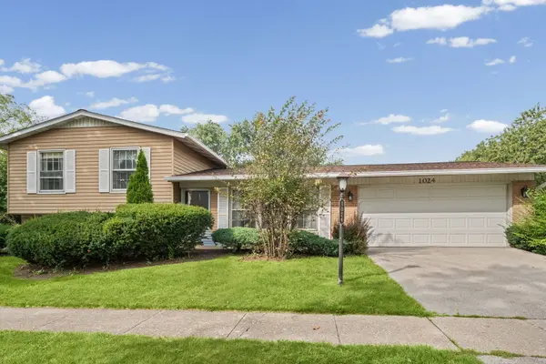 1024 Yorkshire DR, Hanover Park, IL 60133