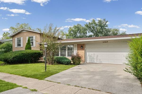 1024 Yorkshire DR, Hanover Park, IL 60133