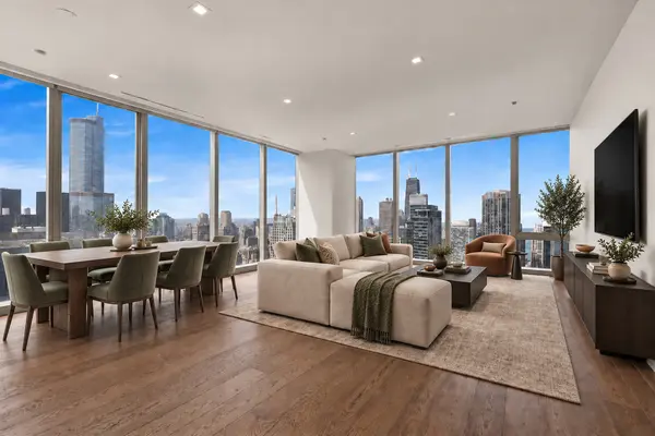 363 E Wacker DR #4102, Chicago, IL 60601