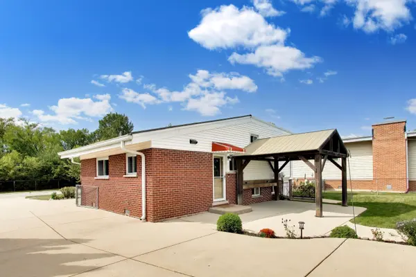 107 S Weller LN, Mount Prospect, IL 60056