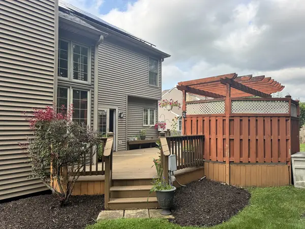 2071 Tunbridge TRL, Algonquin, IL 60102