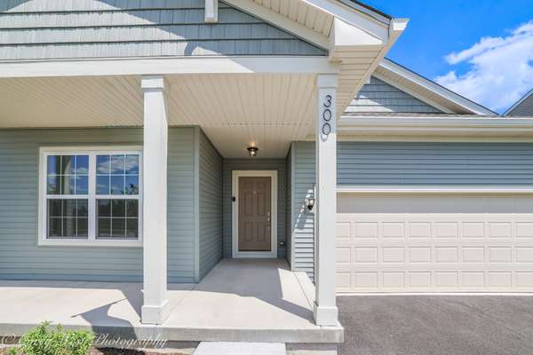 300 N Aspen DR, Cortland, IL 60112