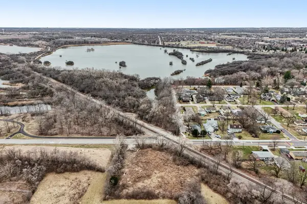 8 W Lockport ST, Plainfield, IL 60544
