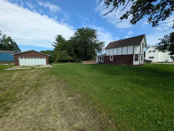 605 Elm ST, Elma, IA 50628