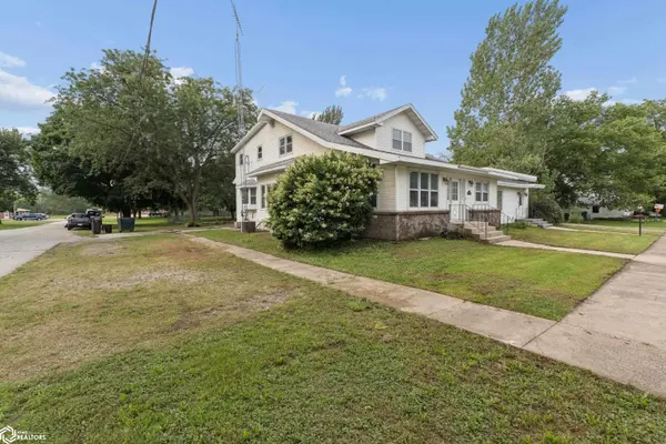 203 Maple ST, Sheffield, IA 50438