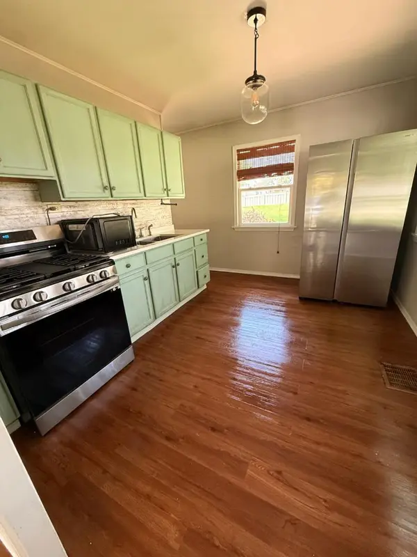 1305 Napoleon ST, Valparaiso, IN 46383