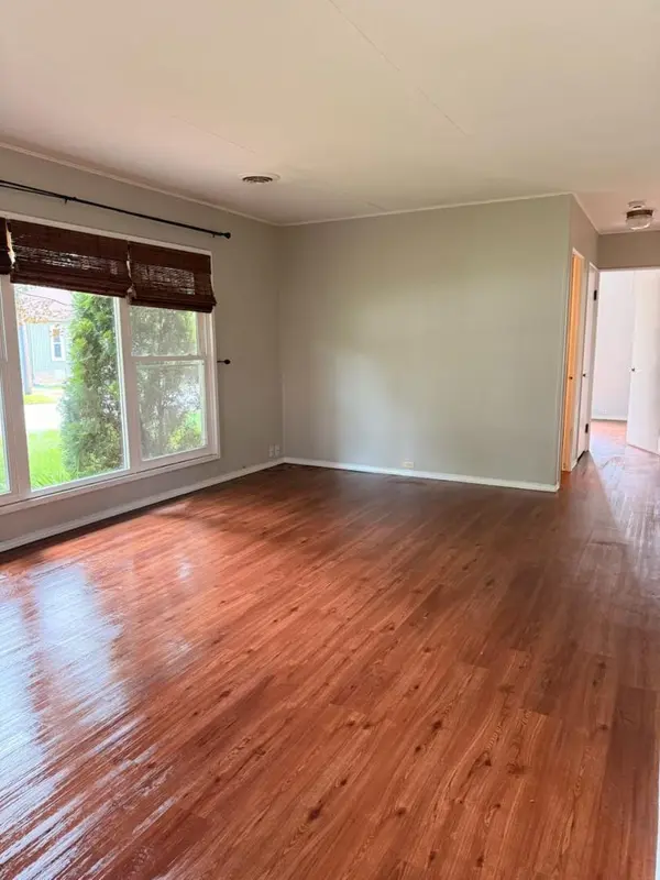 1305 Napoleon ST, Valparaiso, IN 46383