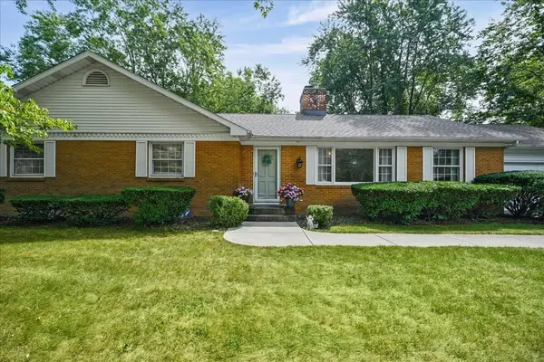108 Fordwick LN, Valparaiso, IN 46383