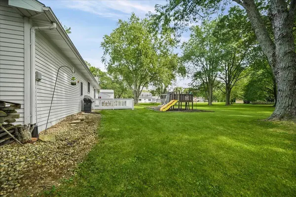 108 Fordwick LN, Valparaiso, IN 46383