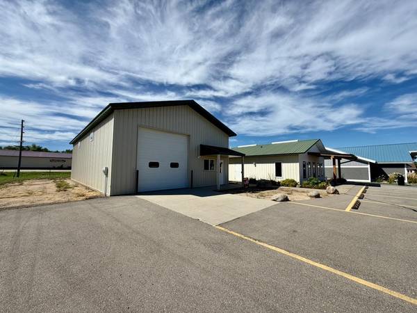 416 1/2 S Lake AVE, Battle Lake, MN 56515