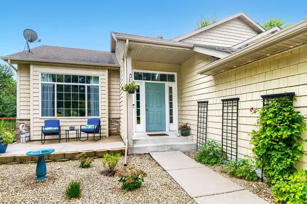 22376 Brett TRL, Rogers, MN 55374