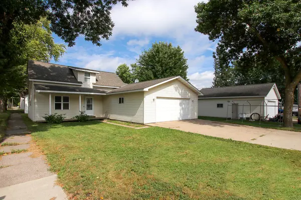240 Merrian ST, Glencoe, MN 55336