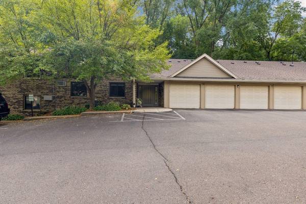 1573 Cohansey ST #204, Saint Paul, MN 55117