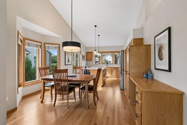 1090 Westcliff Curve, Shoreview, MN 55126