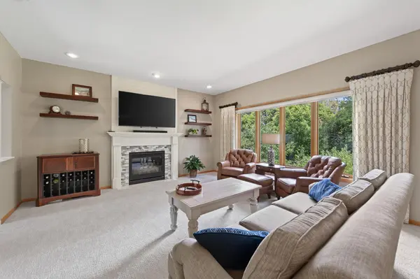 10817 Cambridge CT, Burnsville, MN 55337