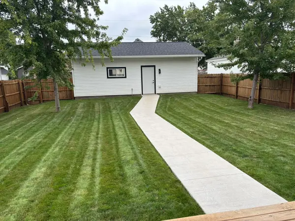 514 N Prairie ST, Lake City, MN 55041