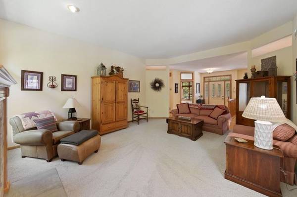 11021 Timberline DR N, Champlin, MN 55316