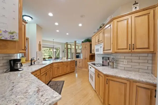 11021 Timberline DR N, Champlin, MN 55316