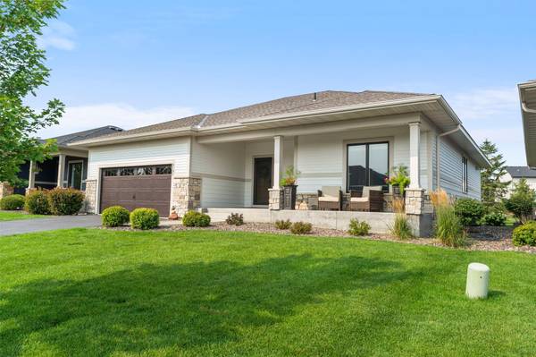 5190 Sundial LN, Woodbury, MN 55129