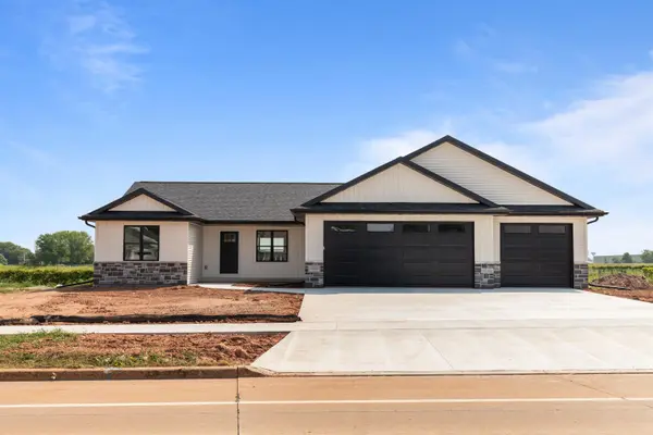 1232 S KENSINGTON DR, Appleton, WI 54915