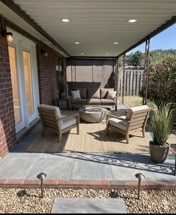 333 Deer Lake Dr, Nashville, TN 37221