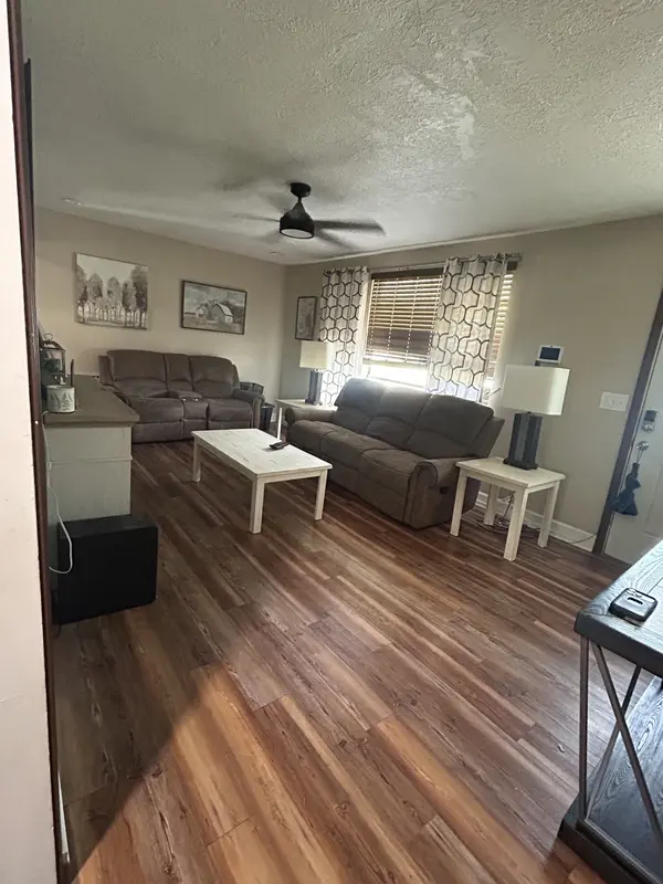 512 Appleton Dr, Clarksville, TN 37042