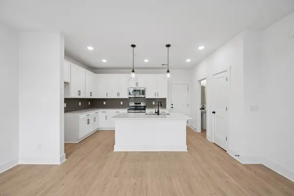 2597 Peaceful Valley Dr, Columbia, TN 38401